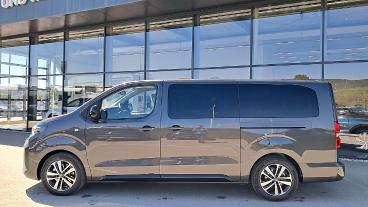PEUGEOT-TRAVELLER-267476_2.JPG 