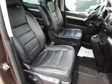 PEUGEOT-TRAVELLER-268168_5.JPG 