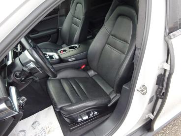 PORSCHE-PANAMERA-253741_5.JPG 
