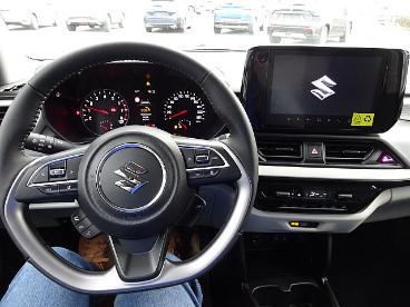 SUZUKI-SWIFT-256149_3.JPG 