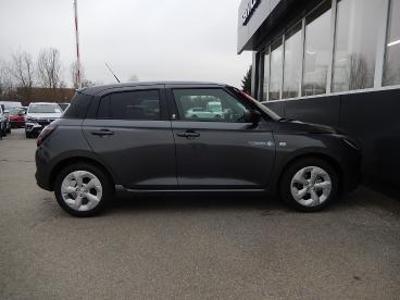 SUZUKI-SWIFT-256675_4.JPG 