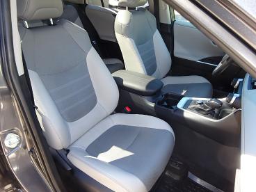 TOYOTA-RAV4-269165_4.JPG 