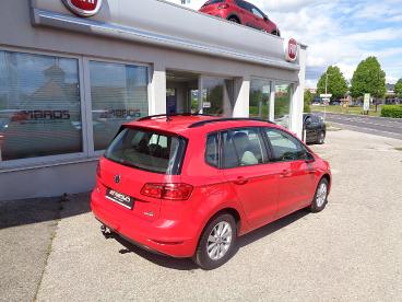 VOLKSWAGEN-GOLF-273165_3.JPG 