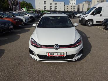 VOLKSWAGEN-GOLF-274580_2.JPG 