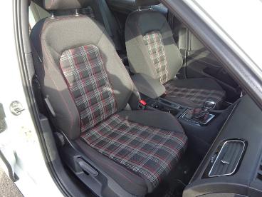 VOLKSWAGEN-GOLF-274580_4.JPG 