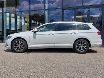 VOLKSWAGEN-PASSAT-271157_2.JPG 