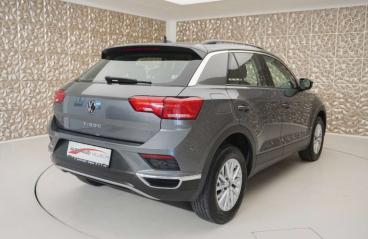 VOLKSWAGEN-T-ROC-271454_5.JPG 