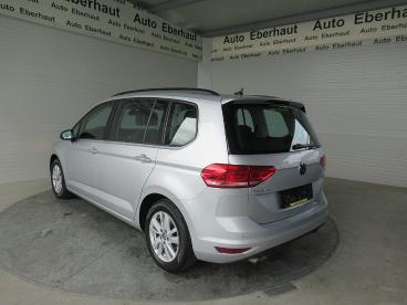 VOLKSWAGEN-TOURAN-257715_2.JPG 