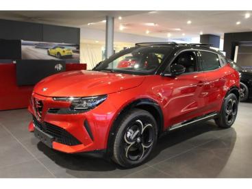 SPOTICAR Alfa Romeo Junior Ibrida Intensa - Full Occasions - Berline Hybride Red - Turnhout - 1200365730_1