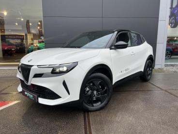 SPOTICAR Alfa Romeo Junior Ibrida 145pk Occasions - Berline Hybride White - Turnhout - 1200366946_1