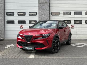 SPOTICAR Alfa Romeo Junior 1.2 Ibrida - Pano Dak - 180° Camera - 360° Sensore Tweedehands -  Hybrid Red - Gent - 1200382562_1