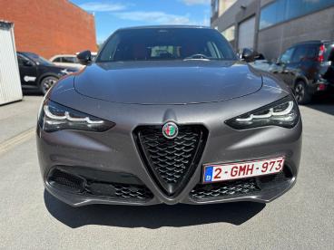 SPOTICAR Alfa Romeo Stelvio Veloce 2.0 Turbo Q4  Automaat *pano Dak*trekhaak* Occasions - Berline Essence Gris - Brugge - 400358020_3