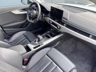 SPOTICAR Audi A4 Avant / S-line / S-tronic / 35 Tfsi Occasions - Berline Essence White - Marche-en-famenne - 1200371815_2