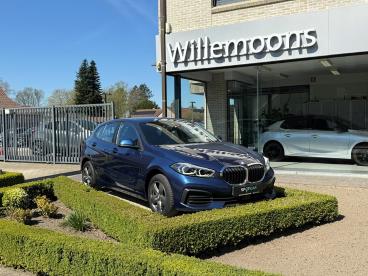 SPOTICAR Bmw Serie 1 116 I At7 *navi*stuur+zetelverwarming*... Tweedehands - Berline Benzine Bleu - Laakdal - 400361230_1