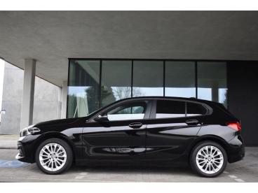 SPOTICAR Bmw Serie 1 118 At7 *navi*fullled*headupdisplay*zetelverwarming Tweedehands - Berline Benzine Noir - Loppem - 400366932_2