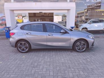 SPOTICAR Bmw Serie 1 S Reeks Hatch 3 116ia (80 Kw) - Occasions - Berline Essence Grijs - Wilrijk - 1200384353_4