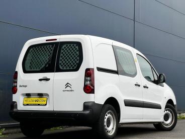 SPOTICAR Citroën Berlingo Fourgon L1 / Club Occasions - Monospace Diesel White - Rochefort - 1200364670_4