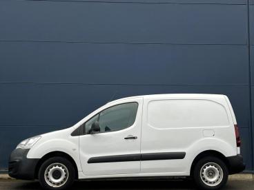 SPOTICAR Citroën Berlingo Fourgon L1 / Club Occasions - Monospace Diesel White - Rochefort - 1200364670_5
