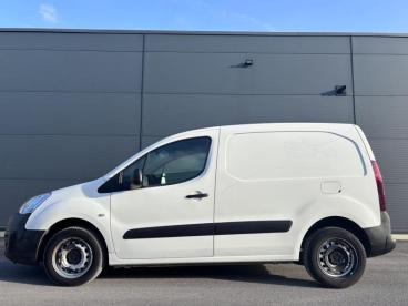 SPOTICAR Citroën Berlingo Club / L1 / Gps Occasions - Monospace Diesel White - Marche-en-famenne - 1200366754_5
