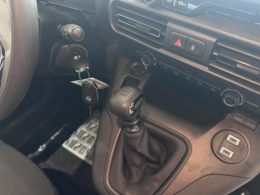SPOTICAR Citroën Berlingo Plus 1.2 Benzine 110 Pk Man 6 Tweedehands - Monospace Benzine Green - Sint-niklaas - 1200388547_4