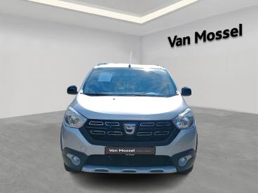 SPOTICAR Dacia Lodgy 1.2 Tce 115 Stepway (7pl) Tweedehands - Monospace Benzine Grijs - Zonhoven - 1200384658_2