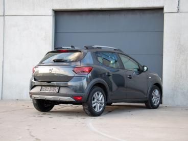SPOTICAR Dacia Sandero Stepway 1.0 Mt6 91pk|camera|navi|keyless Tweedehands - Suv Benzine Gris - Oostende - 400366988_2