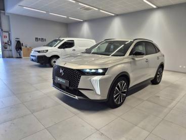 SPOTICAR Ds Ds 7 Crossback 1 E-tense 4x4 300 Opera Tweedehands -  Hybrid Beige - Wilrijk - 1200372000_1