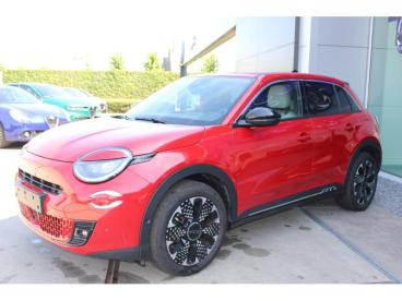 SPOTICAR Fiat 600 La Prima Hybrid 1.2 100 Pk Occasions -  Hybride Red - Turnhout - 1200361049_1