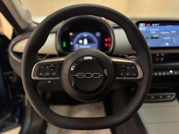 SPOTICAR Fiat 600 1.2 Hybrid La Prima Dct Tweedehands - Berline Hybrid Blue - Deinze - 1200366824_2