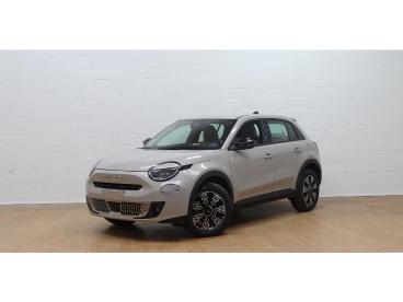 SPOTICAR Fiat 600 1.2 Hybrid 145cv Dct Icon Tweedehands - Hatchback Benzine Creme - Tongeren - 1200376930_1