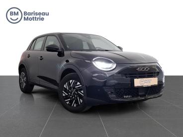 SPOTICAR Fiat 600 1.2 Hybrid 136pk *dab*carplay*camera+sensoren Acht Occasions -  Essence Black - Roeselare - 1200379596_1
