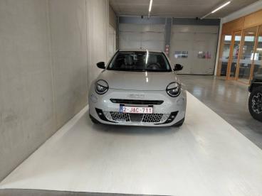 SPOTICAR Fiat 600 1 1.2 Hybrid 145cv Dct Icon Tweedehands - Hatchback Benzine Beige - Wijnegem - 1200388066_1