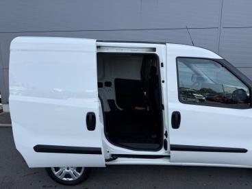 SPOTICAR Fiat Doblo Utilitaire Tweedehands - Utilitaire Diesel White - Mons - 1200378861_4