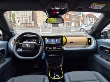 SPOTICAR Fiat Grande Panda La Prima Hybrid Tweedehands - Hatchback Hybrid Zwart - Marcinelle - 1200394092_2