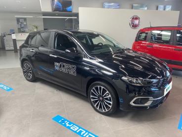 SPOTICAR Fiat Tipo Sw 2 1.5 Hybrid 130 Dct7 City Life Tweedehands - Berline Benzine Noir - Drogenbos - 1200358001_3