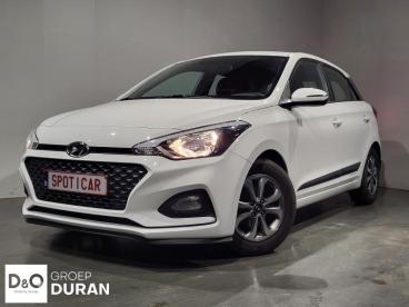 SPOTICAR Hyundai I20 Mid 1.2 Man.5 Tweedehands - Citadine Benzine White - Ieper - 1200367008_1