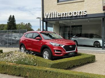 SPOTICAR Hyundai Tucson Feel 1.6 Gdi 132pk *alu Velgen*parkeersensoren Ach Occasions - Suv Essence Rood - Laakdal - 1200389549_1