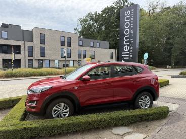 SPOTICAR Hyundai Tucson Feel 1.6 Gdi 132pk *alu Velgen*parkeersensoren Ach Occasions - Suv Essence Rood - Laakdal - 1200389549_4