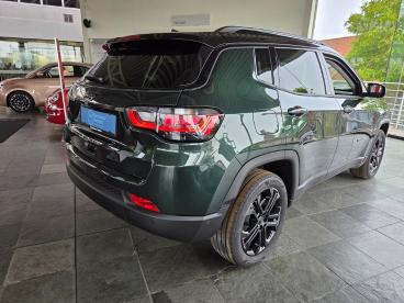 SPOTICAR Jeep Compass E-hybrid North Star - 15 Turbo 140pk  Mhev Dct7 Au Occasions - Suv Essence Vert - Roeselare - 400356674_4