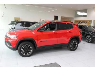 SPOTICAR Jeep Compass Trailhawk 1.3t Phev 240at6 Occasions - Suv Hybride Red - Turnhout - 1200364542_3