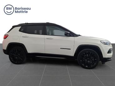 SPOTICAR Jeep Compass Summit 4xe Automaat *trekhaak*full Option*pano Dak Tweedehands - Suv Oplaadbare Hybride White - Brugge - 1200375401_3