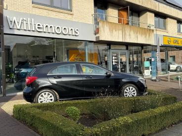 SPOTICAR Mercedes Classe A 122pk  "slechts 85,47€ Biv" *zetelverwarming*navi* Occasions - Citadine Essence Noir - Laakdal - 400365255_2