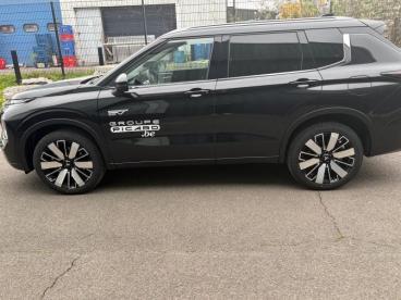 SPOTICAR Mitsubishi Outlander Phev Instyle 2025 Occasions - Suv Hybride Black - Namur (naninne) - 1200385386_2