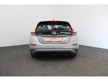 SPOTICAR Nissan Leaf 40kwh *led*camera*dab*cruise Control*klimaatregeli Tweedehands - Berline Elektrisch Argent - Roeselare - 400367049_5