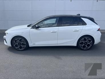 SPOTICAR Opel Astra Ultimate - 1.6 Turbo Hybrid Start/stop E-at8 180ch Occasions - Berline Hybride Rechargeable Blanc - Jabbeke - 400361174_2