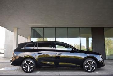 SPOTICAR Opel Astra Break 1.2turbo S/s Gs Line*navi*camera 360°*zetel/ Tweedehands - Berline Benzine Noir - Loppem - 1200373760_3