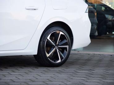 SPOTICAR Opel Astra St Gs Plug In Hybrid 180pk Tweedehands - Berline Oplaadbare Hybride Wit - Veurne - 1200380194_5