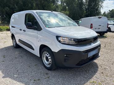 SPOTICAR Opel Combo Cargo L2h1 1.5 Turbo D 100 S/s Mt6 * Sensoren * Mu Occasions - Utilitaire Diesel Blanc - Ieper - 400367025_1
