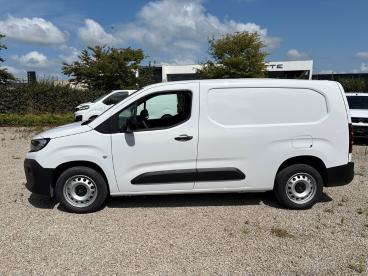 SPOTICAR Opel Combo Cargo L2h1 1.5 Turbo D 100 S/s Mt6 * Sensoren * Mu Occasions - Utilitaire Diesel Blanc - Ieper - 400367025_4