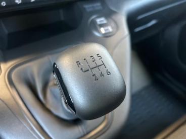 SPOTICAR Opel Combo Cargo 1.2 Turbo | 8 Jaar Care Garantie Tweedehands - Utilitaire Benzine Black - Geraardsbergen - 1200385385_5
